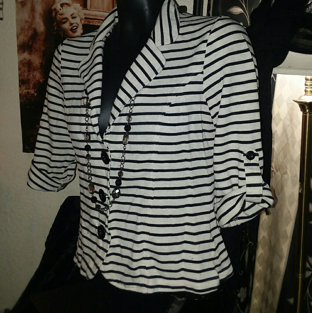 Stripes🛍 - Picture 2 of 4